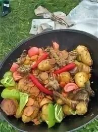 Утка тушеная с овощами в казане