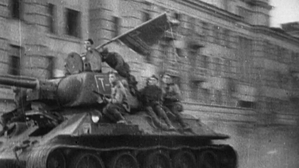 5 августа 1943 года белгород. Освобождение города Орел август 1943. Освобождение города орла в 1943 году. Освобождение Белгорода 1943. Освобождение Белгорода и орла 1943 красный флаг.