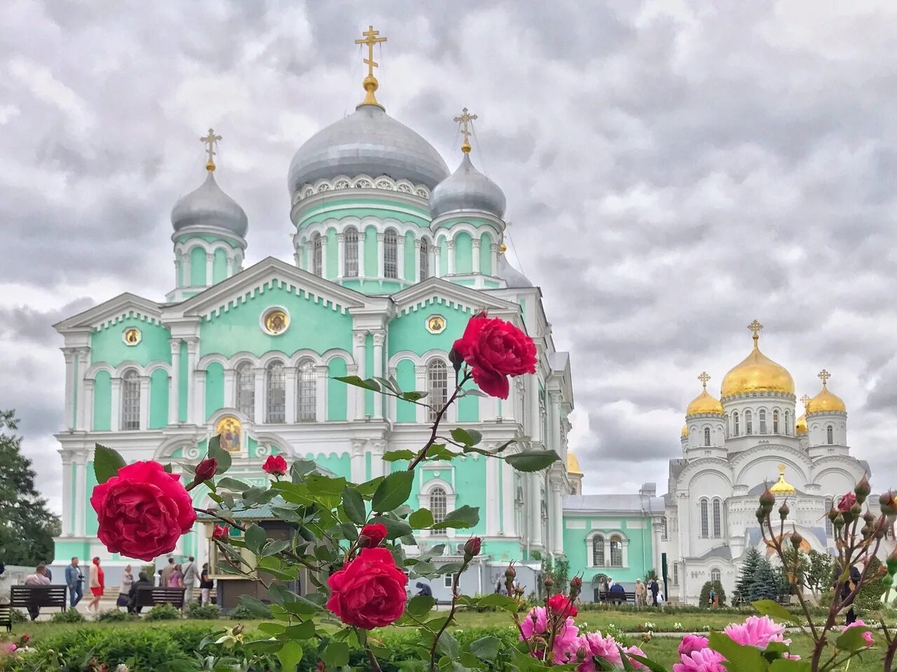 Дивеево монастырь святые. Свято Троицкий Дивеевский монастырь. Дивеево Серафимо-Дивеевский. Троицкий монастырь Дивеево.