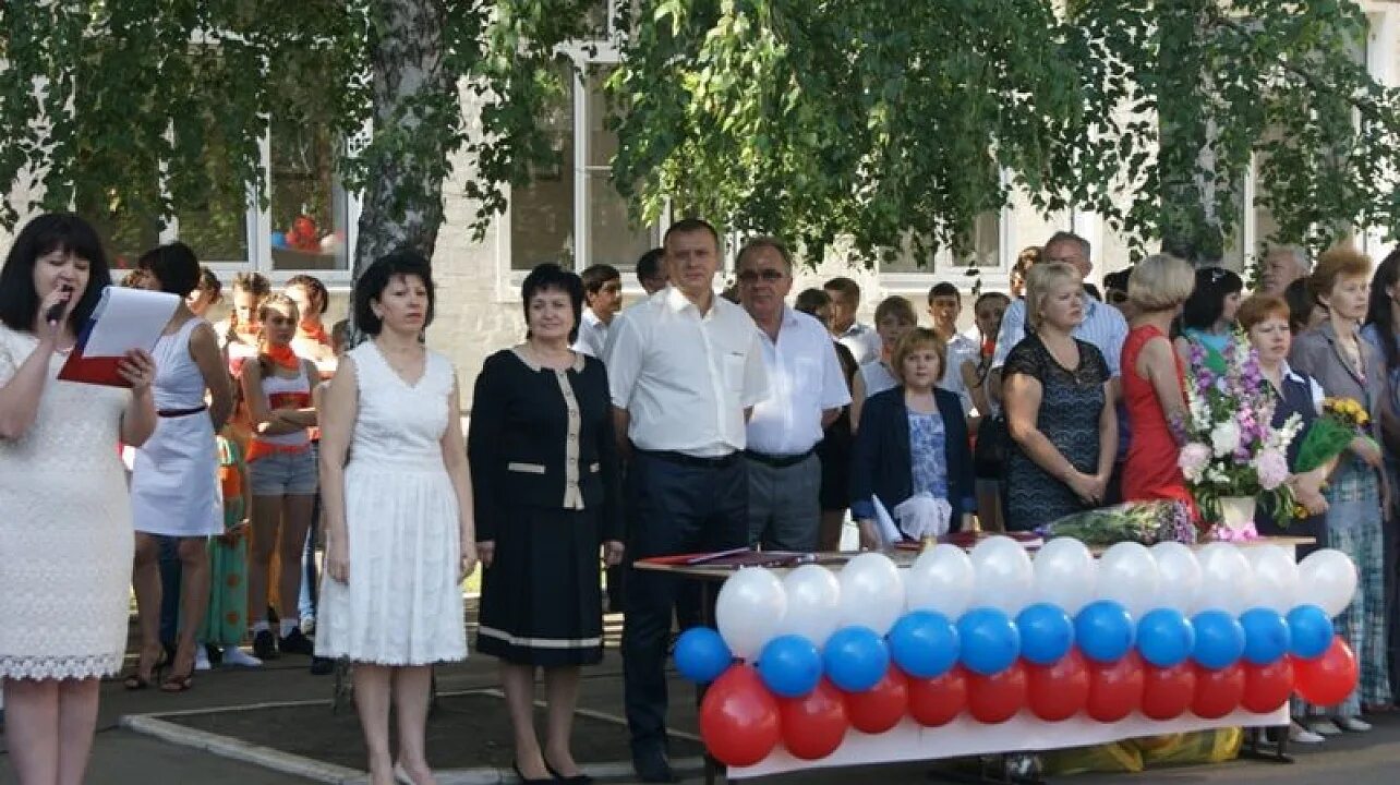 Гимназия 33 краснодар фото Девятиклассник выпал из окна 4-го этажа гимназии № 40 в Краснодаре Подросток. ЖИ