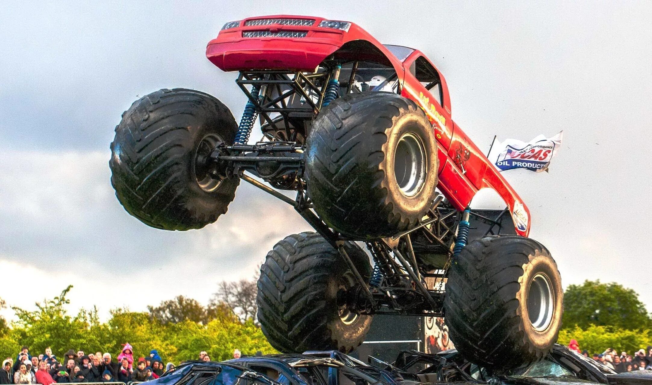 Форд мустанг бигфут. Машина бигфут монстр трак. Monster car. Chevrolet silverado монстр трак. Машина монстр монстр трак.