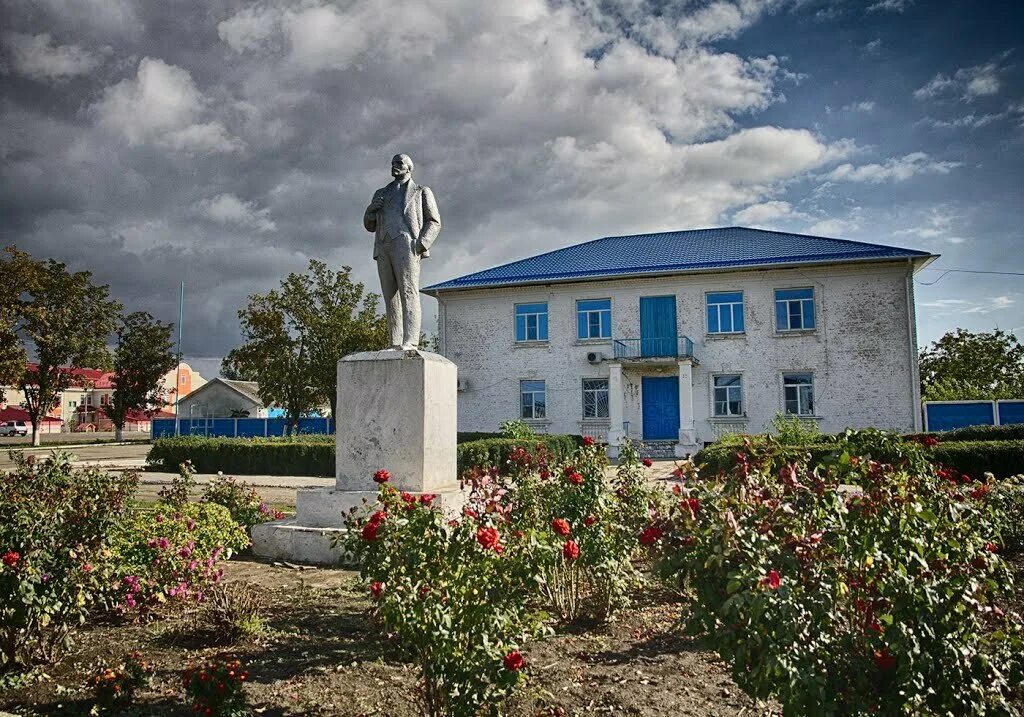 Каневская село. Станица Стародеревянковская Краснодарский край. Стародеревянковская Краснодарский край Каневской район. Станица Стародеревянковская Краснодарский улица красная. Станица Деревянковская Краснодарский край.