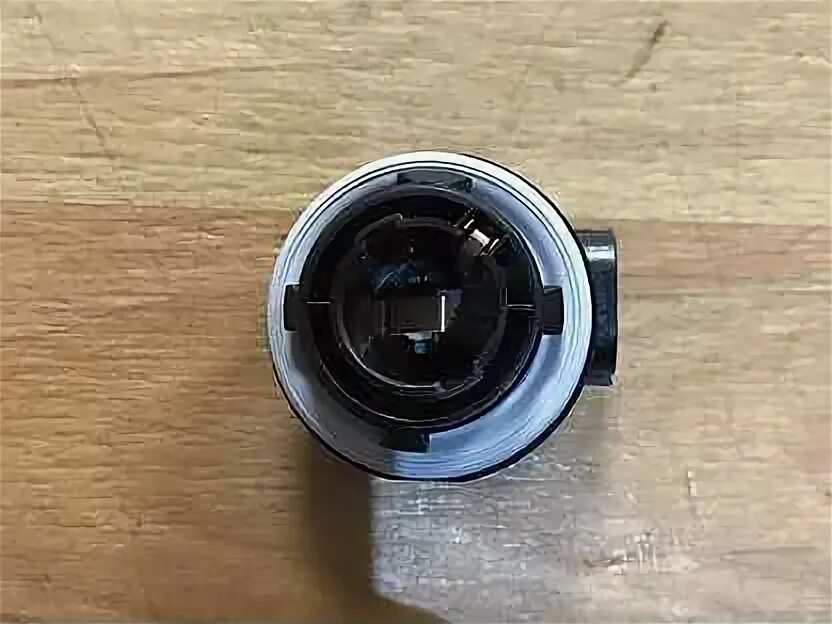 Патрон лампы для птф h1. Hyundai-kia 922154l600 фиксатор противотуманной фары. Патрон лампы птф. Патрон лампы габарита тойота ярис 2000. Патрон лампы птф.