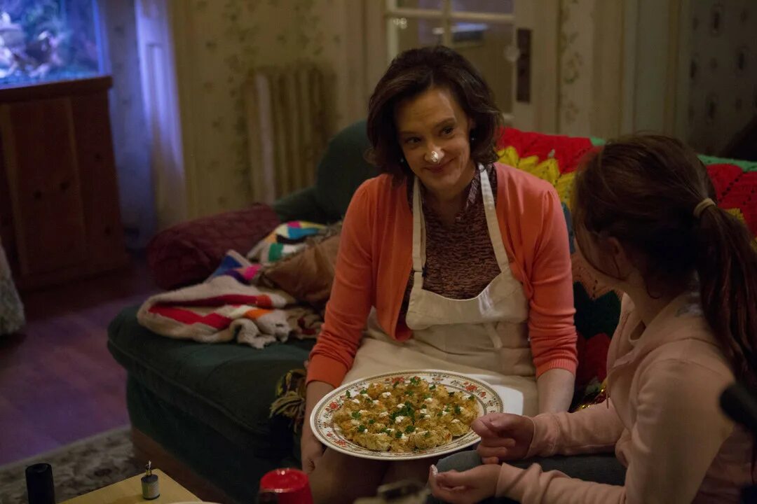 Рэйчел Розенштейн бесстыжие. Joan Cusack Shameless. Бесстыжие 5 3