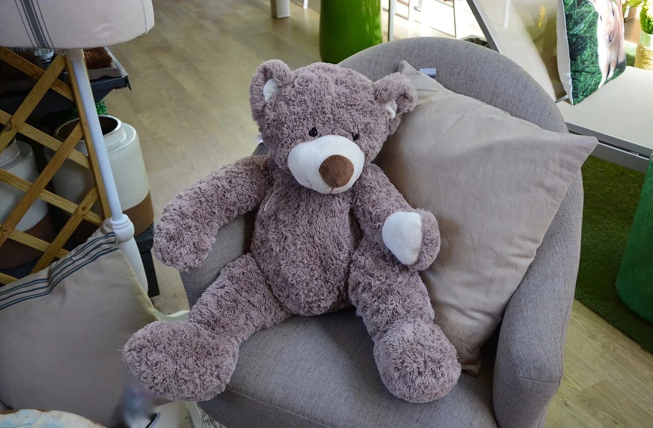 Дорогой плюшевый мишка 21. Плюшевый медведь. Мишка Тедди. Большой медведь Тедди. Плюшевая игрушка на кровати.