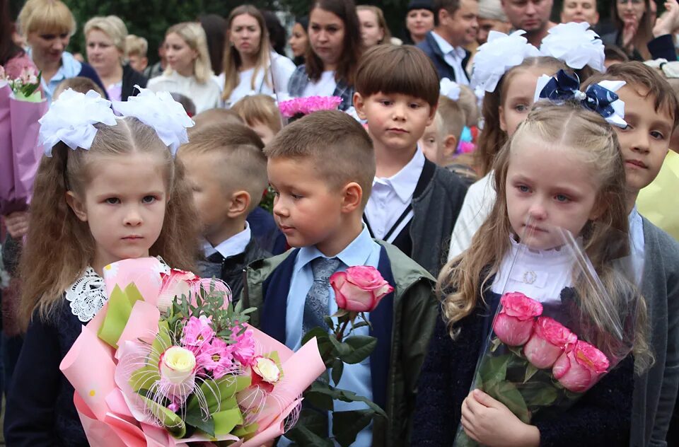 Могилев школа номер. 37 Могилев школа. Торжественная линейка школа 37. Могилёвская школа 1590– 1592. Школа 37 фотографии на праздника.