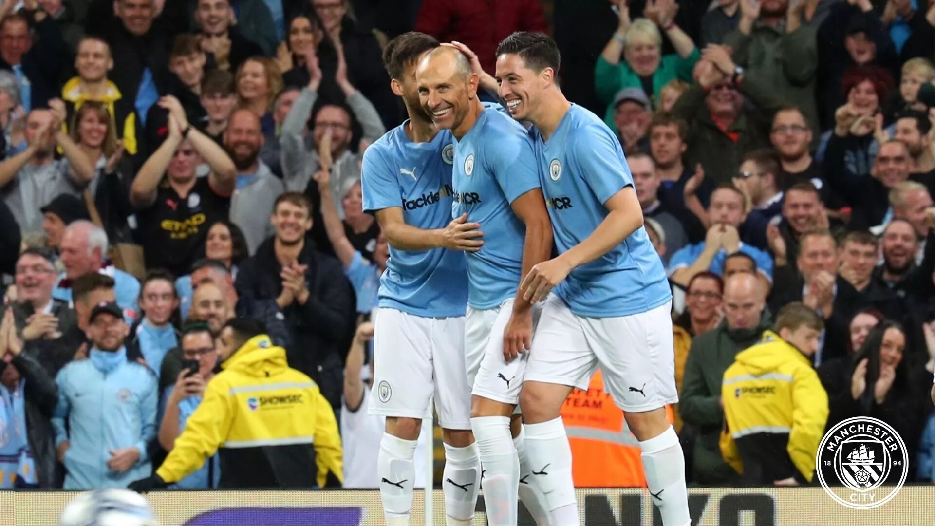 Football post. Фил фоден 2019. Эрлинг холланд 2023. Edgar davids 6. Фоден манчестер сити.