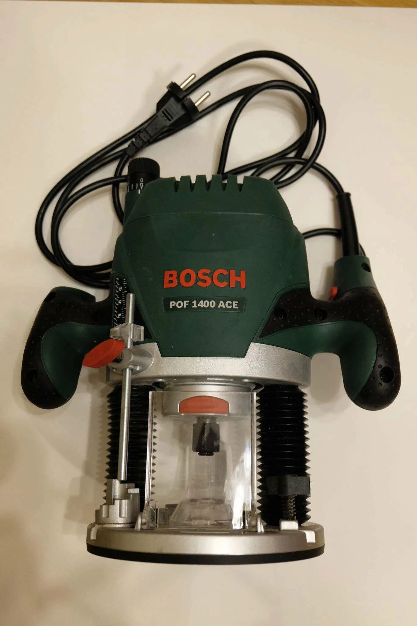 Фрезер бош POF 1400. Bosch 1400 Ace. Ручной фрезер бош 1400. Фрезер POF 1400 Ace.