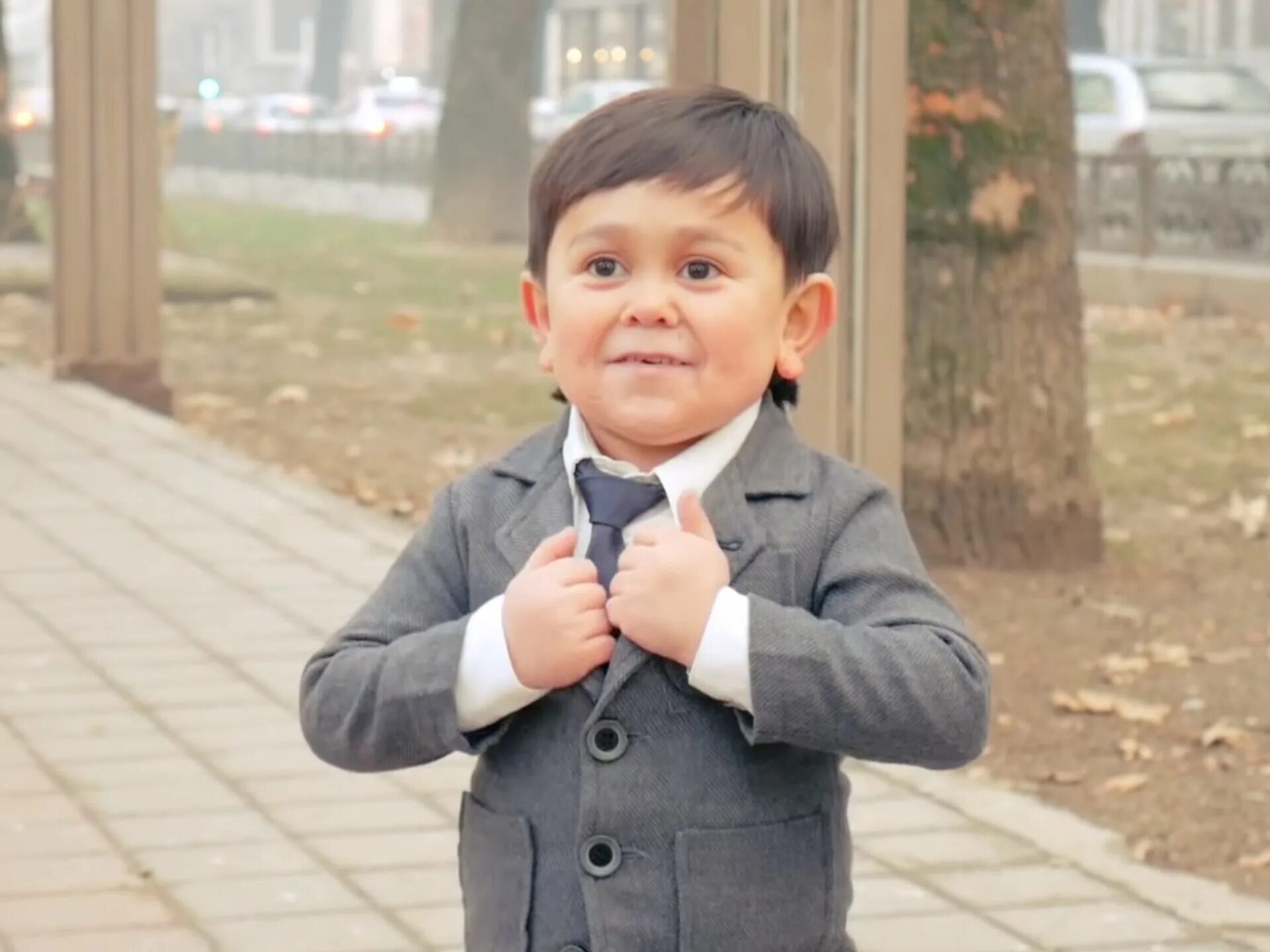 Абдурозик фото. Абдурозик с таджикистана певец. Сколько лет абдурозику. Абдурозиқ бо барон. Абдурозик смешной.