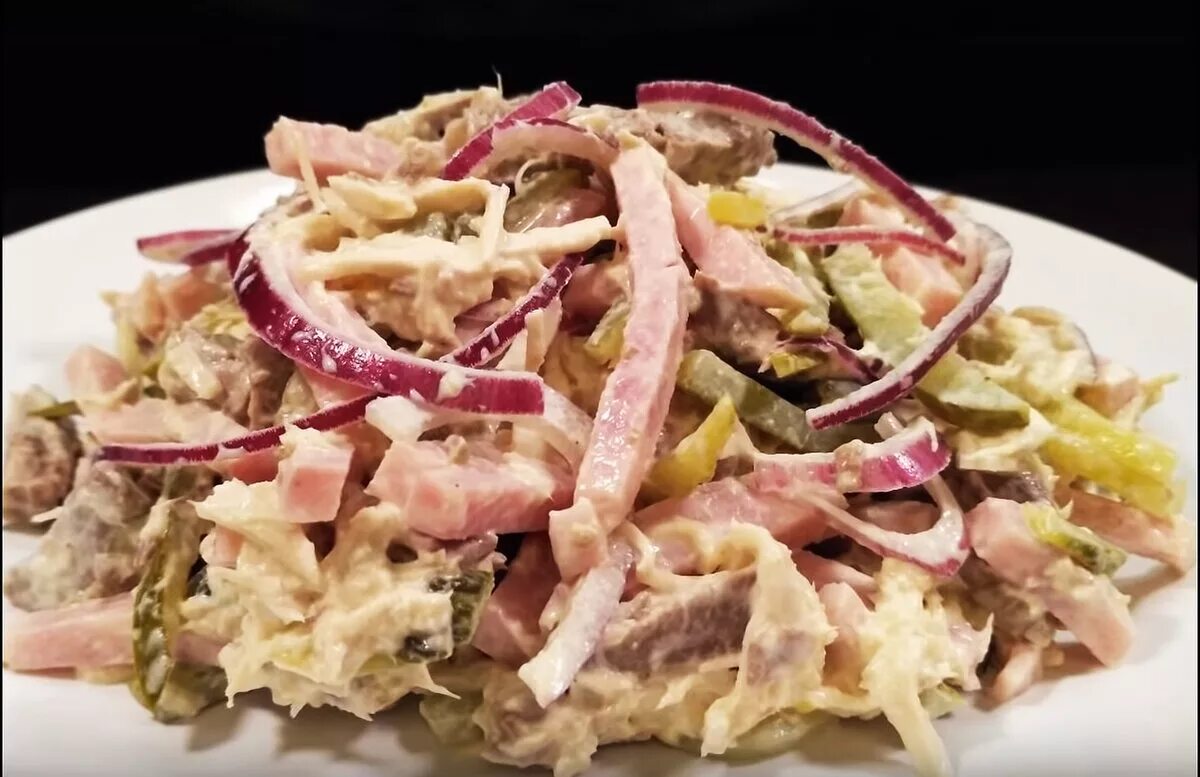 овощные салаты без майонеза. салат с пельменями. мужской салат с мясом. салат гусарский с помидорами. салат мужской каприз с говядиной.