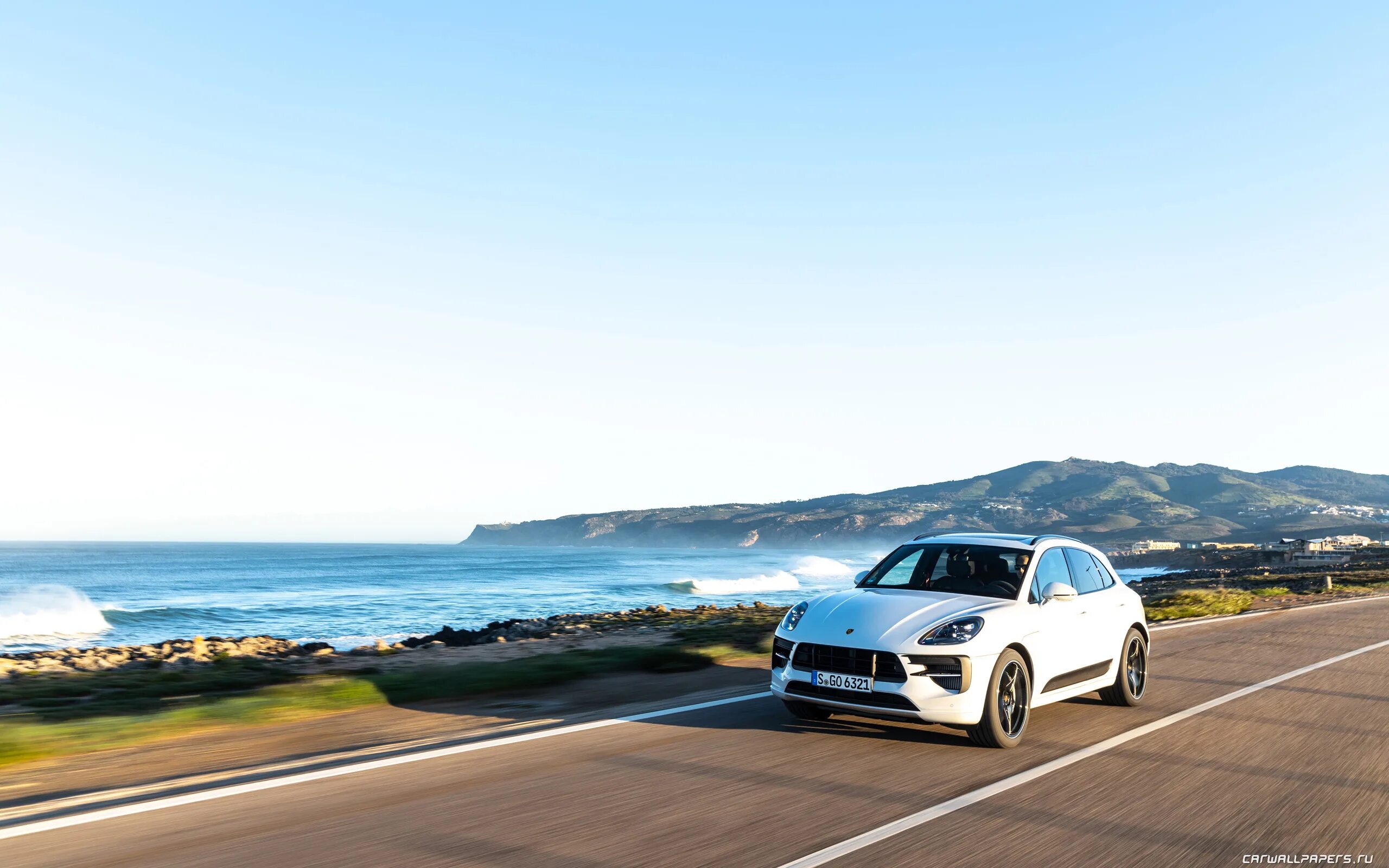 Макан море. Porsche macan s 2014. Porsche macan бирюза. Макан море. Porsche cayenne голубой.