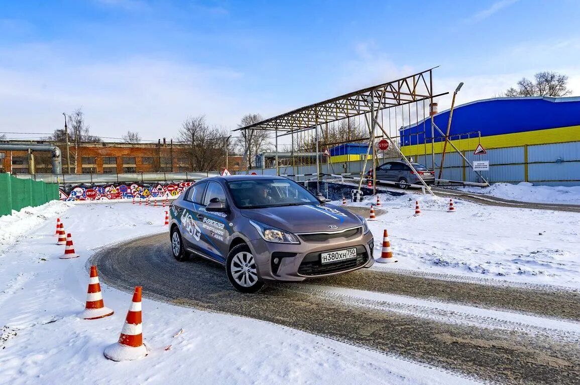 Автошкола. Автошкола зимой. Автошкола ЦВМ. Автошкола Химки Лавочкина. Автошкола новые горизонты