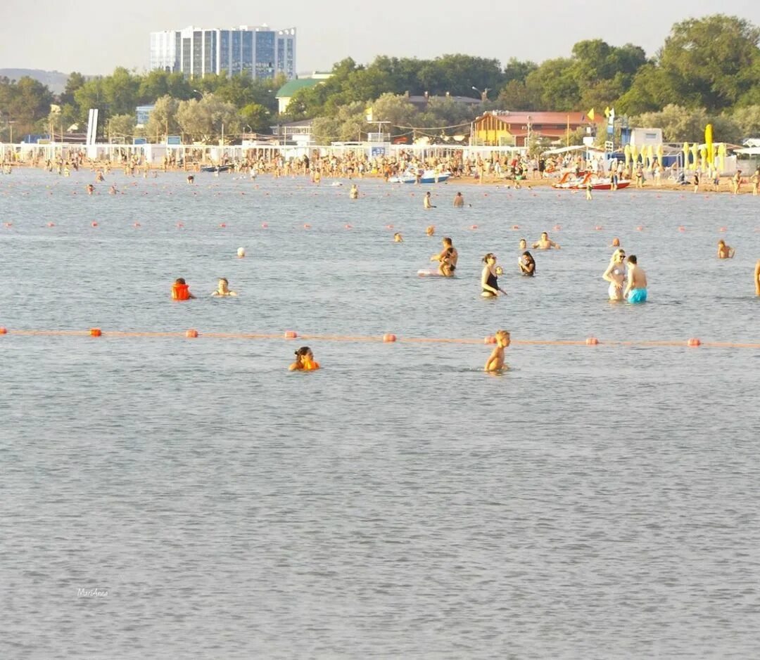 анапа 22. народ на пляже в анапе 2022. пляжи фото отдыхающих. анапа центральный пляж 2020. можно ли сейчас отдыхать в анапе.