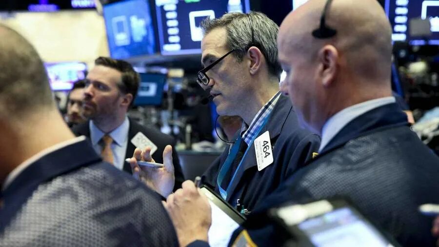 Когда открываются торги на бирже. Ставка на бирже на валютах. Coinbase suspends trading of binance usd amid sec pressure and delisting concerns. Торги на московской бирже доллар. Почему остановлены торги на бирже сегодня.