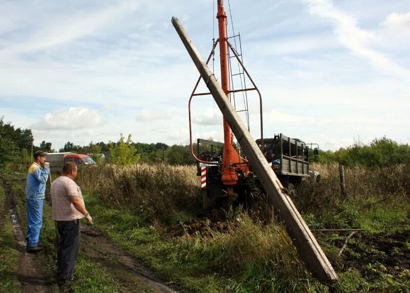 Демонтаж лэп 110кв. Демонтаж опоры лэп вл 110 кв. 4кв краном. Демонтаж вл 35кв. Демонтаж опор лэп.