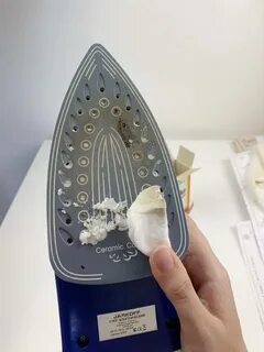 Как очистить утюг от пригоревшей ткани