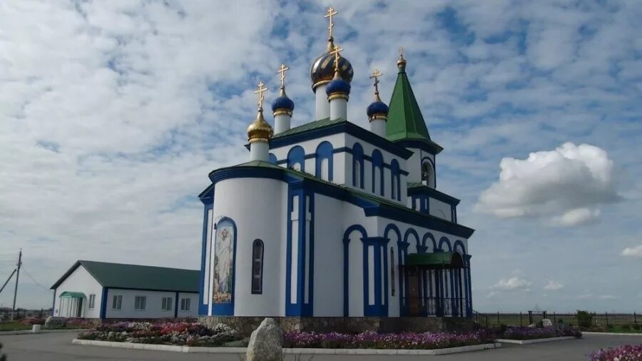 Варна челябинская сайт. Храм Рождества Пресвятой Богородицы Варна. Храм Рождества Пресвятой Богородицы в Варне Челябинской области. Храм Варна Челябинская область. Село Варна Варненский район.