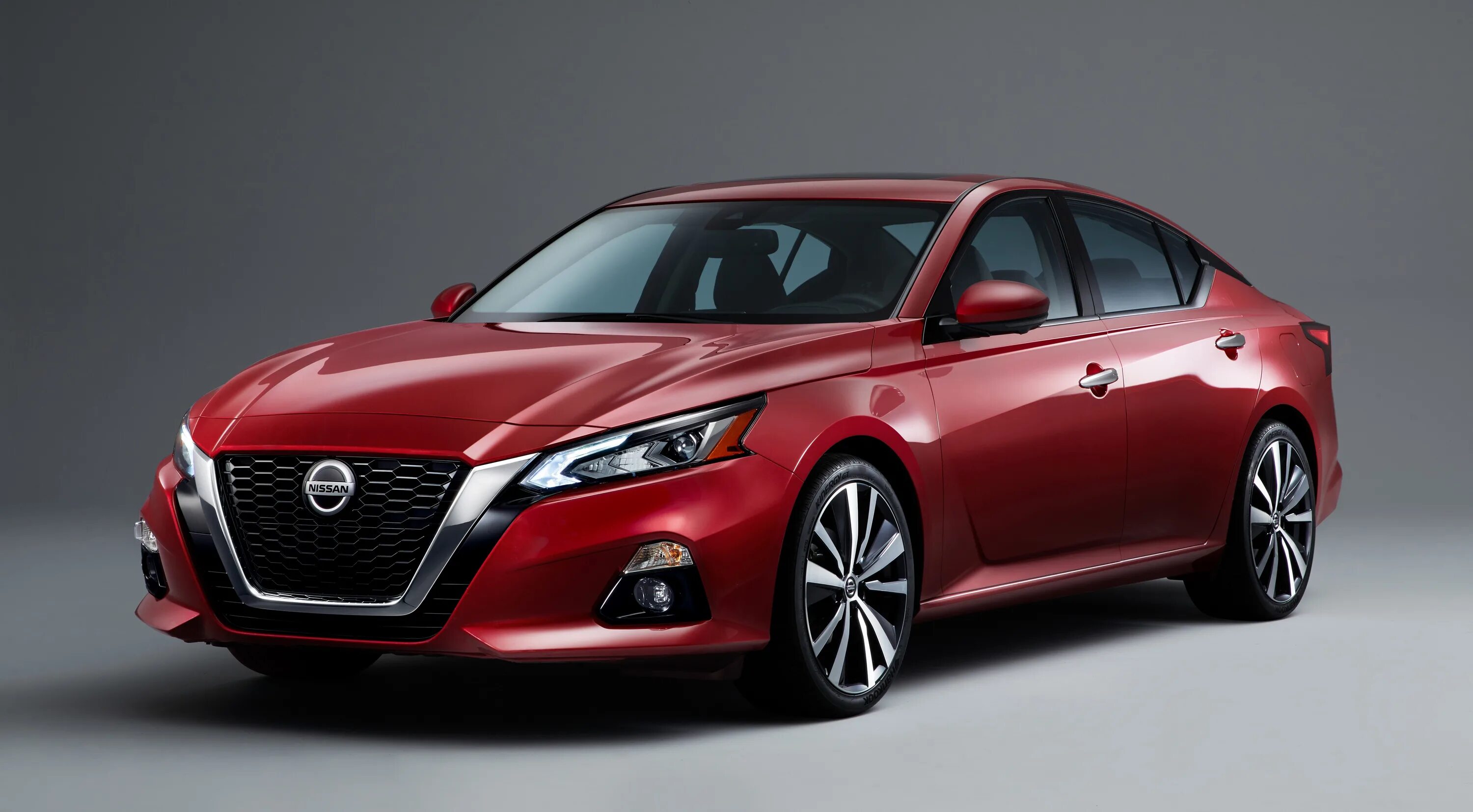 Седаны 2018. Ниссан теана 2019. ниссан алтима 2025. nissan altima 2025. ниссан альтима 2018 года.
