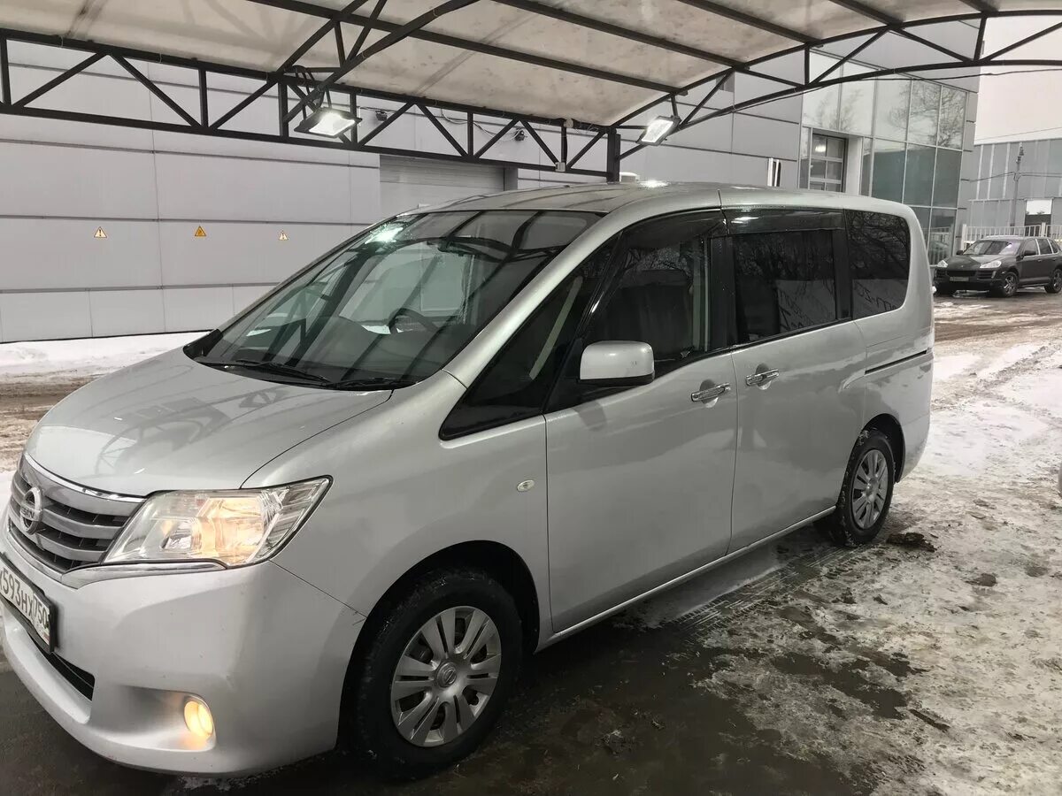 Микроавтобус левый руль. Микроавтобус левый руль. Минивэн toyota noah. Тойота альфард 8 мест. Микроавтобус левый руль.