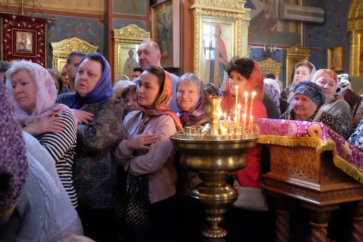 Православные прихожане. Как попасть на службу в храм. Пасхальное богослужение в храме христа спасителя 2021. Храм христа спасителя москва 2013 панихида. Пасхальное богослужение 2021 в москве в храме христа.