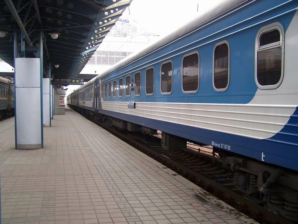 Брянск киев. Поезд киев полтава. поезд орел брянск. москва-полтава поезд. поезд брянск киев.