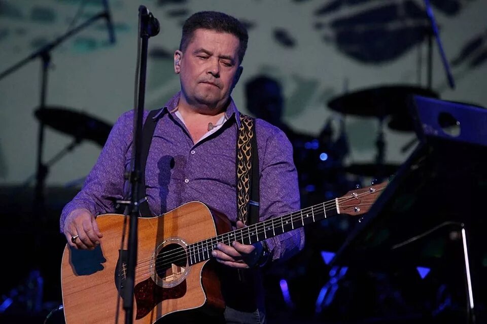 День оружейника ижевск концерт. Любэ ижевск 2024. Любэ в ижевске 2022. Группа любэ 2002. Группа любэ 2022.