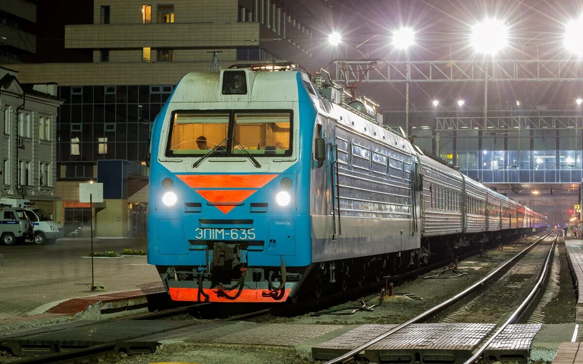 Поезд адлер мурманск расписание. Поезд 225а мурманск адлер. Поезд адлер мурманск расписание. Расписание поезда мурманск новороссийск. Чс2т-1041.