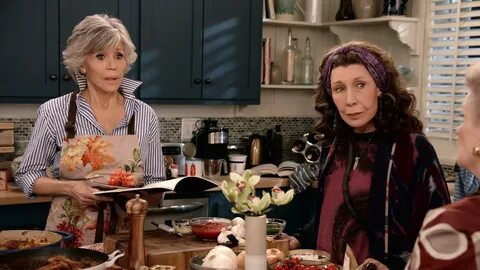 Stills - Grace and Frankie.