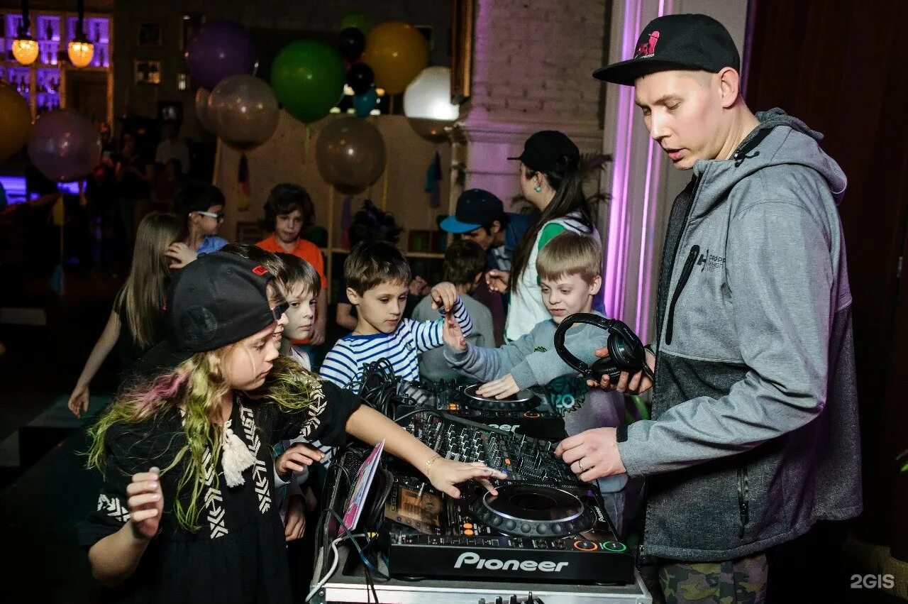 Школа диджеев. Курсы диджеев. Школа диджеев. Школа диджеев. Курсы диджеев.