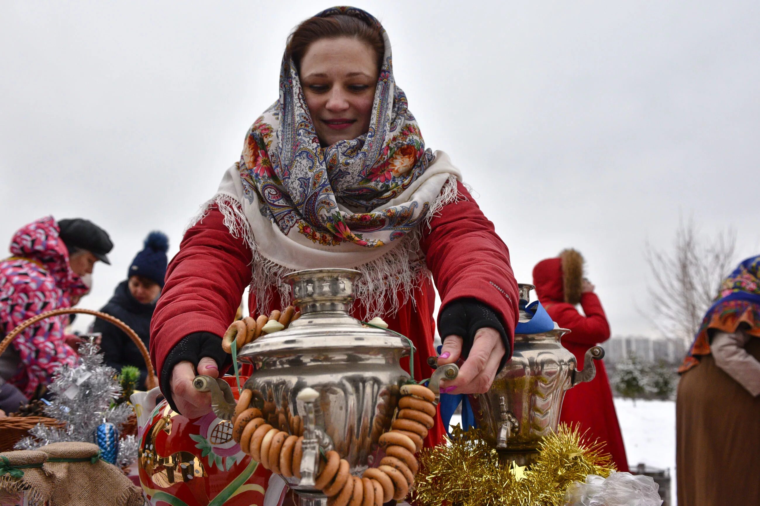 А также самую разнообразную. Чаепитие в России. Традиции чаепития в России. Гостеприимство. Традиции гостеприимства в России.