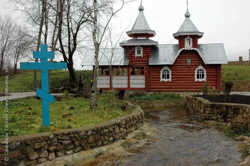 волосовский район святой источник святого пантелеймона. знахарка ленинградская область. каложицы источник святого пантелеймона. святой родник пантелеймона каложицы. часовня пантелеймона каложицы.