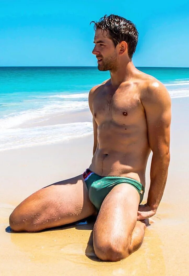 Male beach. Красивые парни на пляже. Красивые мужчины в шортах. Парни на пляже. Накаченные парни на пляже.