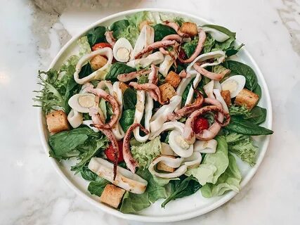 Салат с мясом кальмара