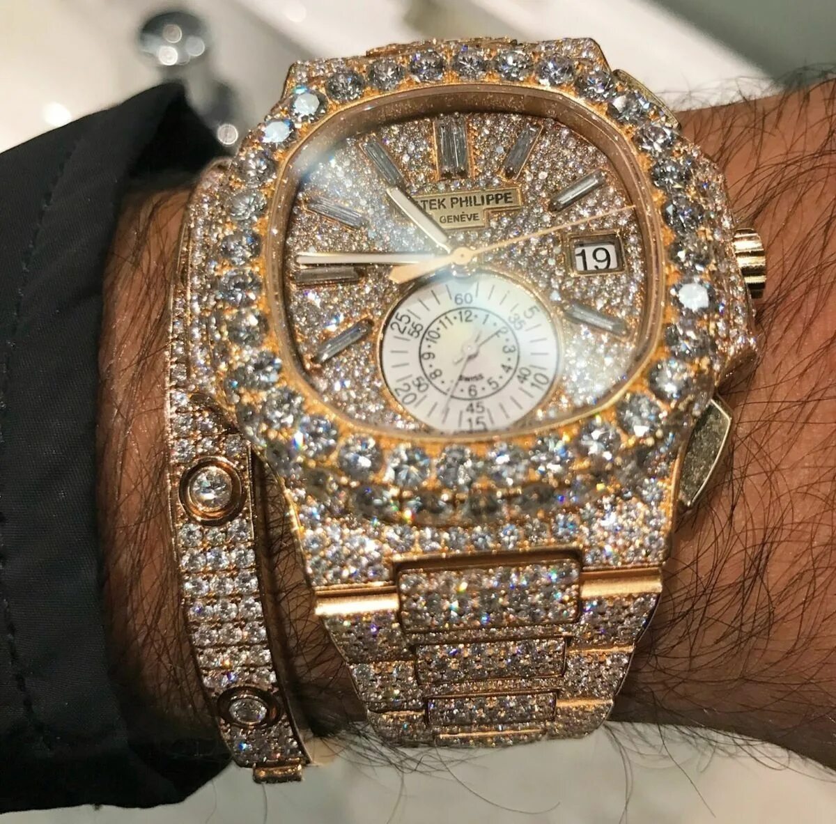 Бриллианты муж купил. Patek Philippe Бриллиантовые. Rolex Patek Philippe. Patek Philippe Бриллиантовые часы. Мужские Бриллиантовые часы Patek Philippe.