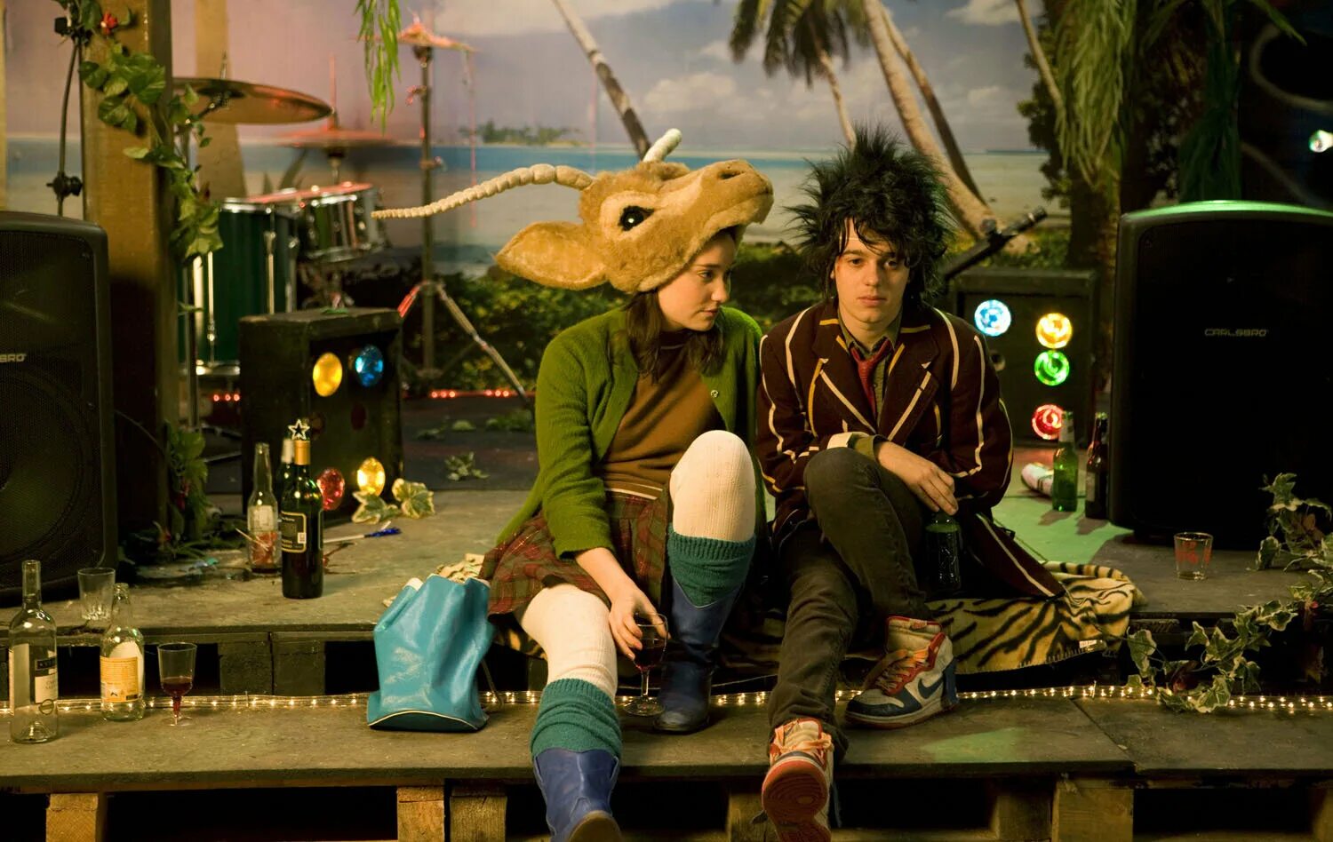 дос сантос, 2009. бардак в комнате. а. дос сантос, 2009. неубранные.