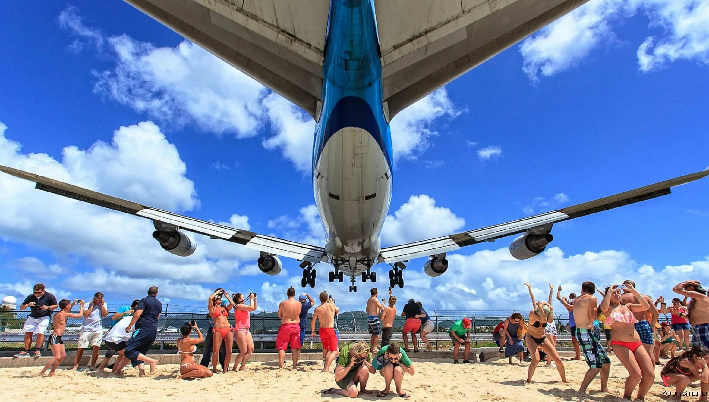 Самолет бич. Пляж махо сен-Мартен. Аэропорт принцессы Юлианы на острове сен-Мартен. Пляж махо на острове сен-Мартен.