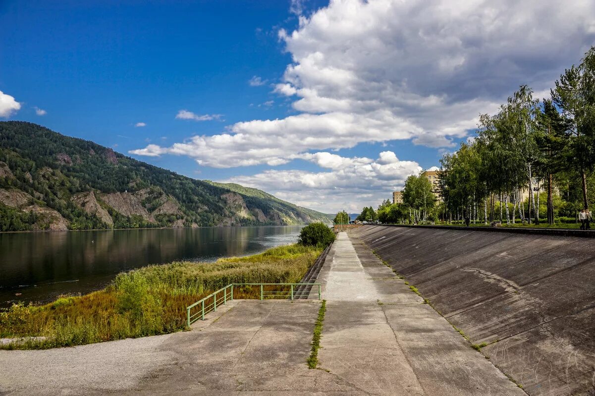 д набережная красноярский край. набережная в дивногорске красноярского края. набережная енисея в дивногорске. д набережная красноярский край. набережная дивногорска красноярск.