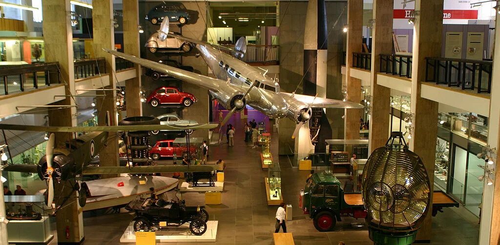 What time the museums open