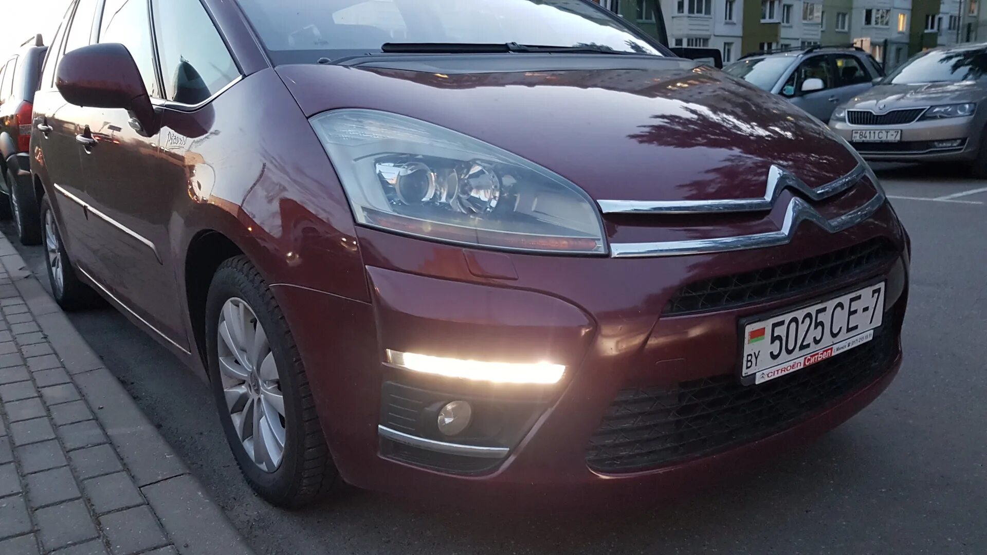 Дхо ситроен. Ситроен с4 Гранд Пикассо 2008. DRL Citroen c4. ДХО с4 Пикассо. ДХО Ситроен с4 Пикассо.