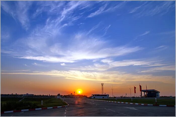 ночью выехали с ростова утром встретила. ростов на дону закат. ночью выехали с ростова утром встретила. ночью выехали с ростова утром встретила. вокзал ростов на дону главный.