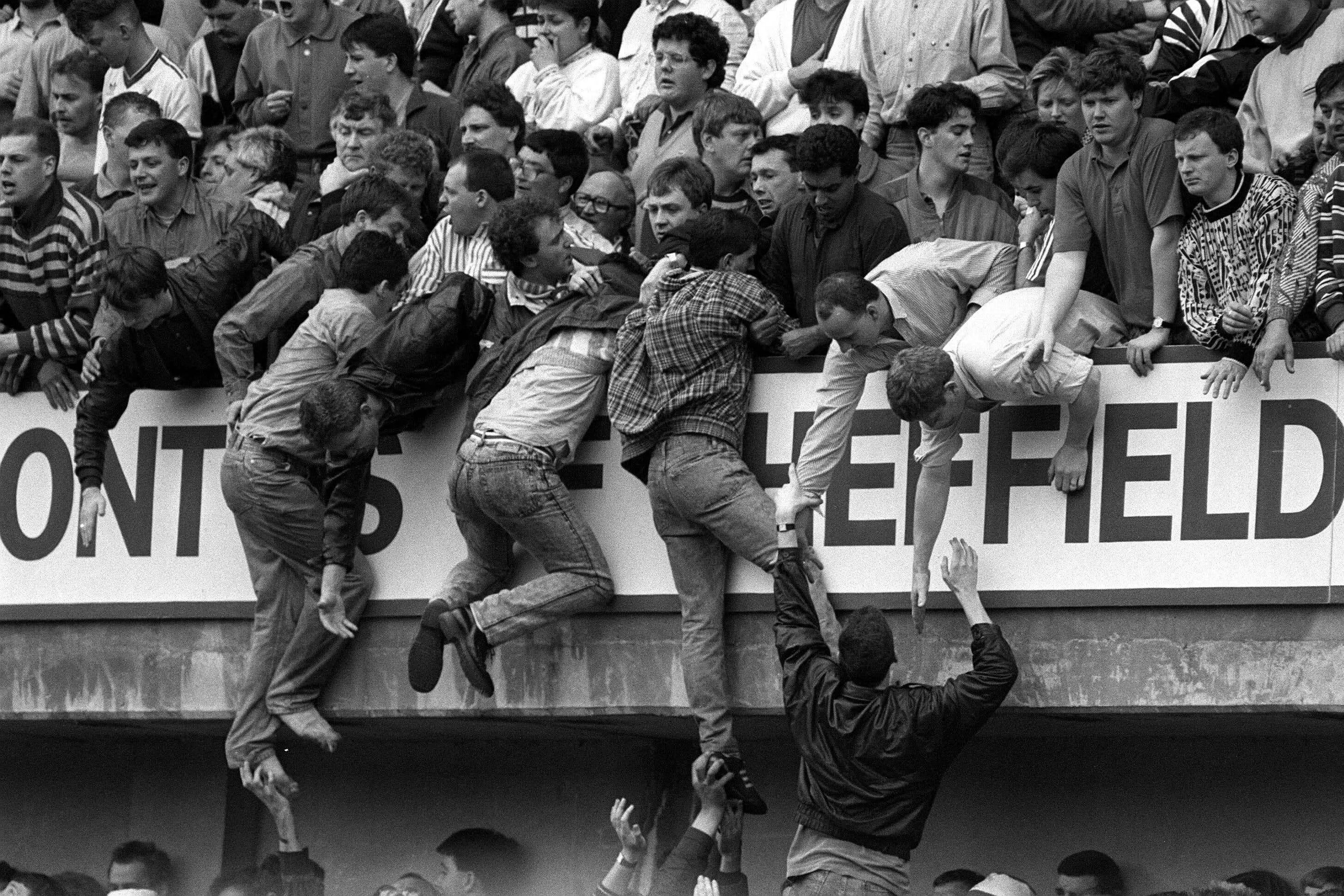 15 апреля 1989 года на стадионе хиллсборо. Трагедия на стадионе хиллсборо в 1989. 15 октября 1989. Горбачев 1991. 15 октября 1989.
