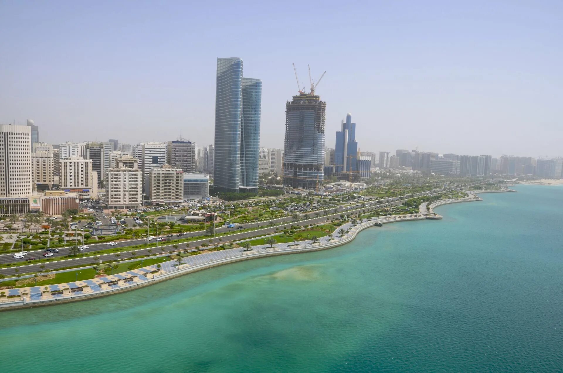 Корниш набережная абу. Пляж Корниш Абу-Даби. Набережная Corniche Абу Даби. Набережная Корниш в Шардже. Набережная Корниш в Абу-Даби.