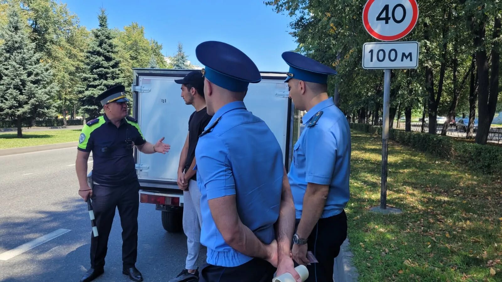 судебные приставы г. совместно со службой. судебные приставы на дороге. фссп и гибдд. площадка в кугесях около приставов.