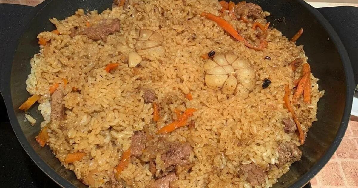 самаркандский плов. рассыпчатый плов с говядиной фото. узбекский плов. рассыпчатый плов с говядиной фото. плов узбекский с говядиной.