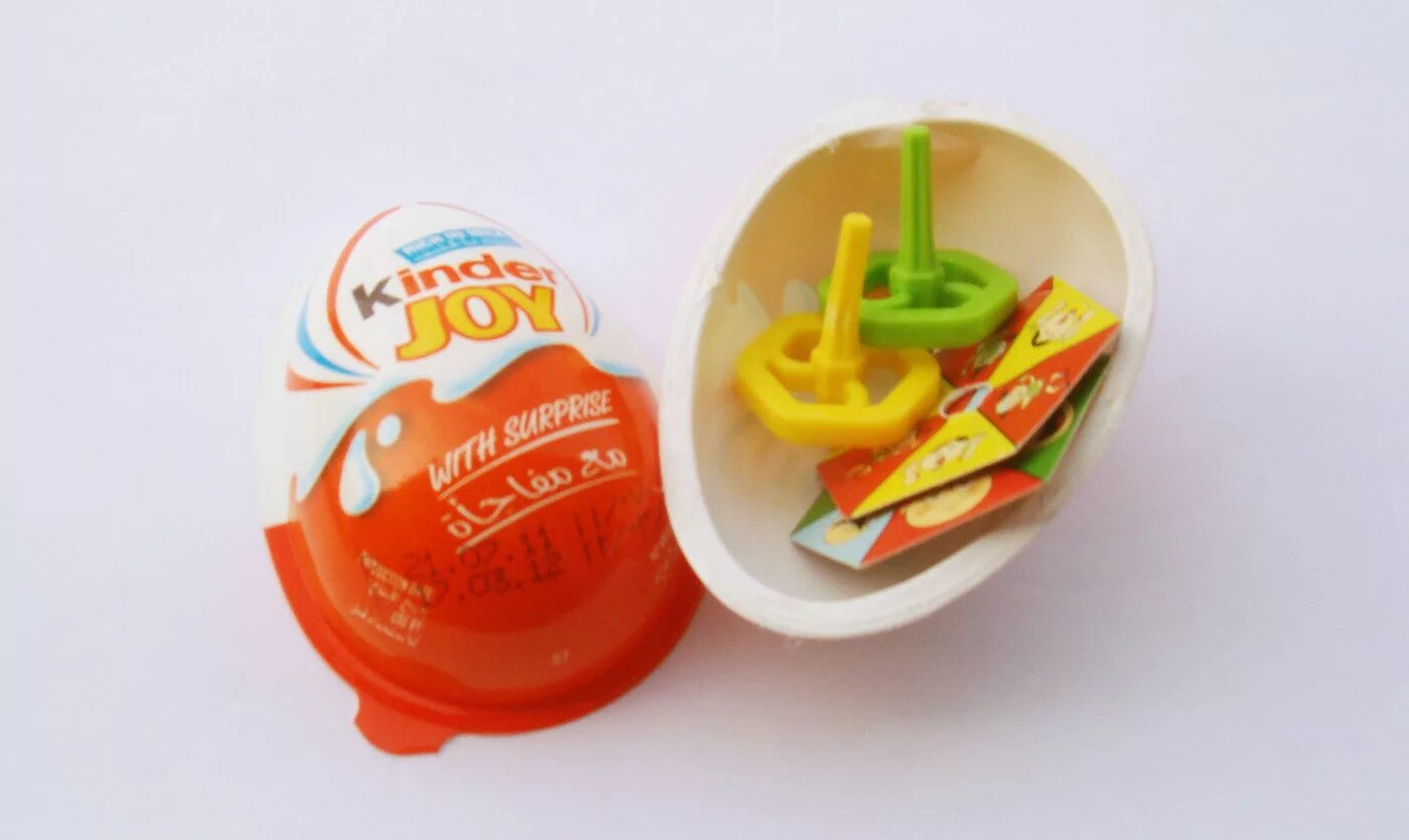 Включи kinder toys. Киндер Джой Тойз. Киндер Joy игрушки. Игрушки из Киндер Джой. Шоколадное яйцо kinder Joy.