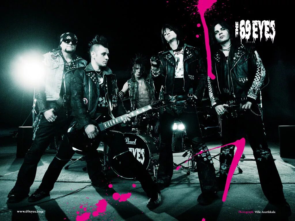 Песни 69 eyes. Солист группы 69 eyes. Басист 69 eyes. 69 eyes guitarist. The 69 eyes death of darkness.