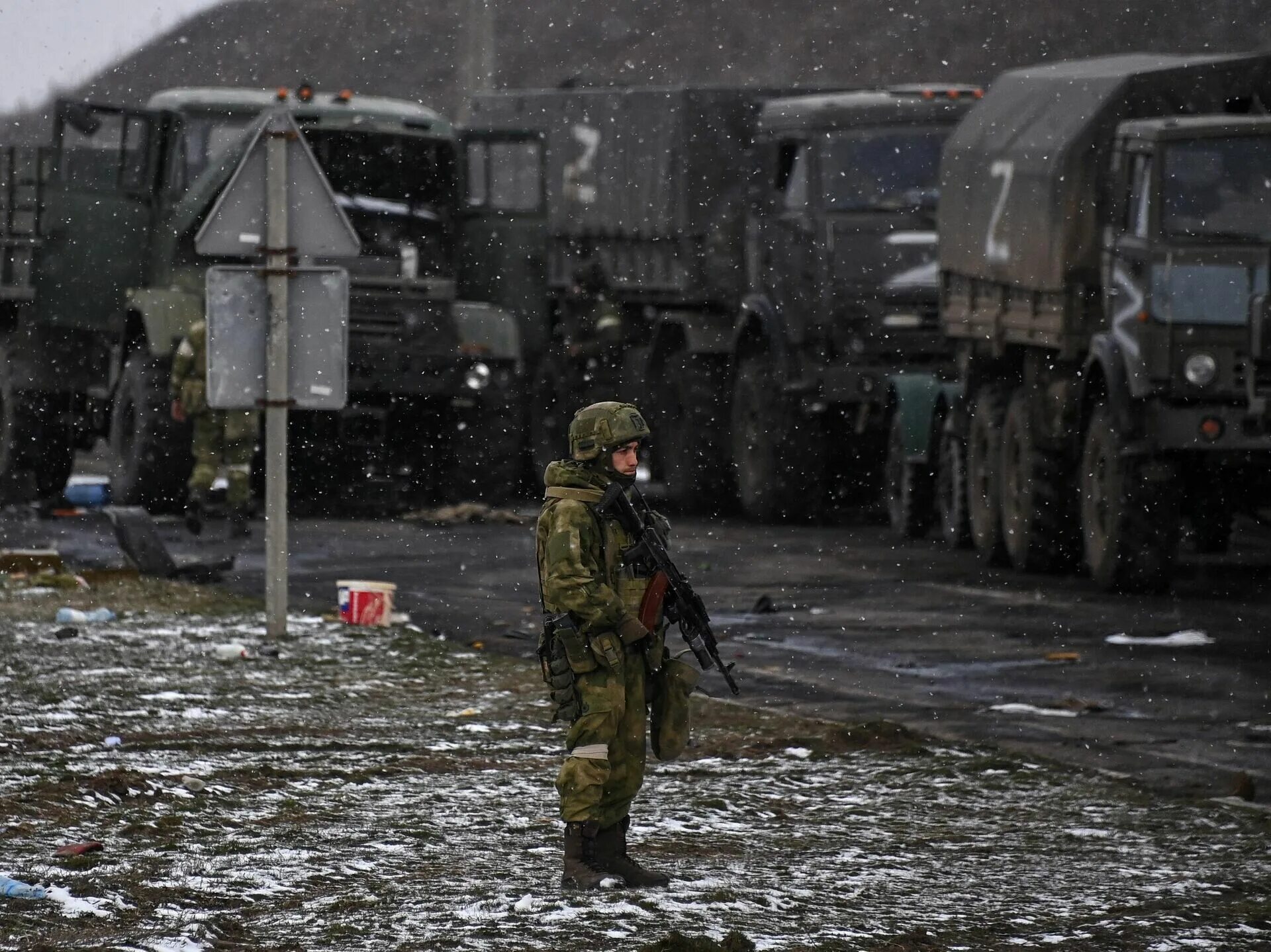 Новости с фронта 24.03 2024. Российская Военная колонна. Военные действия на Украине. Российская Военная колонна на Украине. Колонна военной техники.