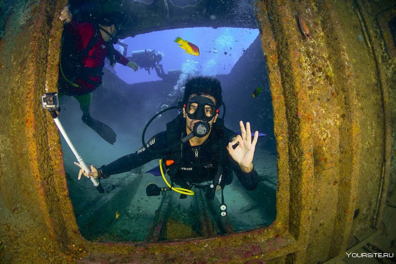 Дрифт дайвинг. Глубоководный скафандр батискаф. Дайвинг scuba. Дайвинг глубина. Дайвер под водой.