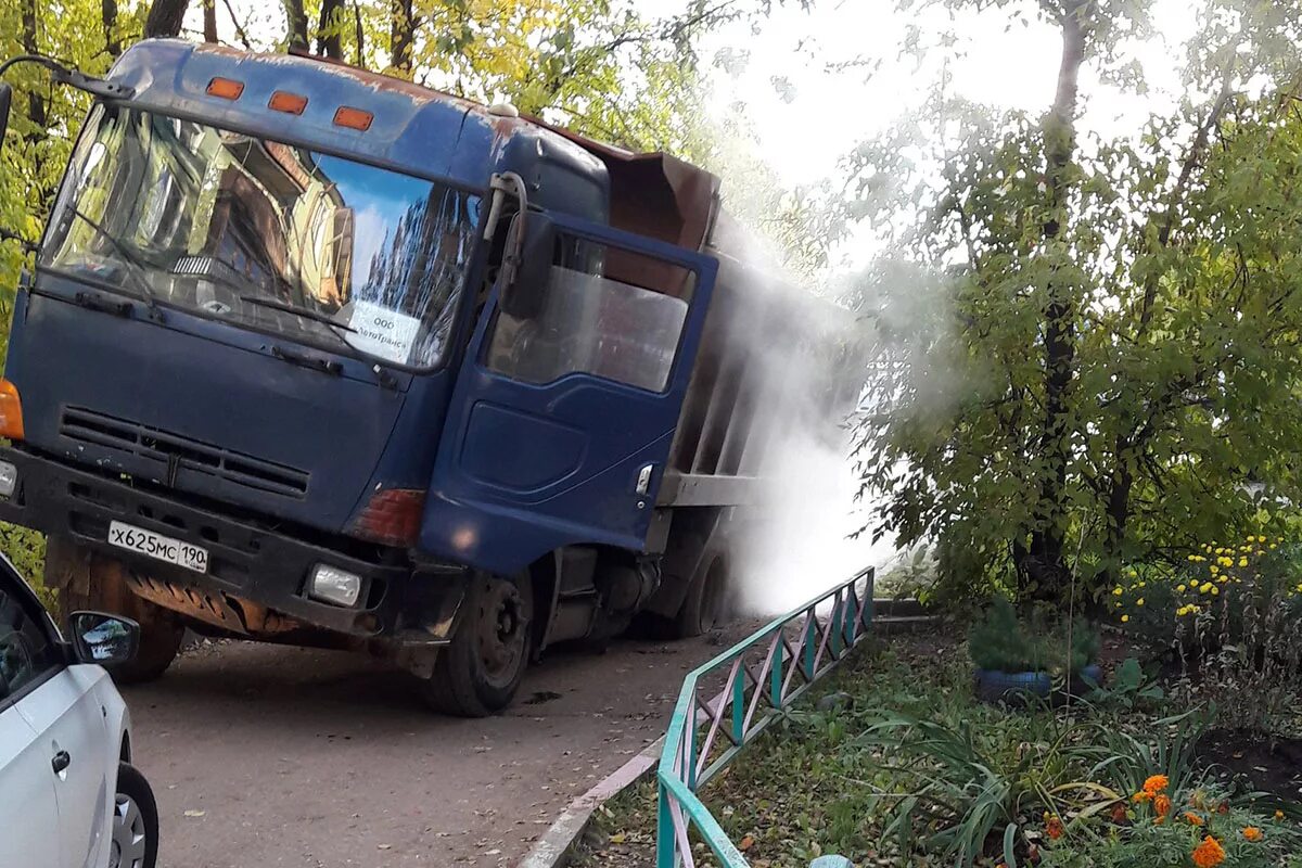 Водитель самосвала тверь. Тверской самосвал. Водитель самосвала тверь. Водитель самосвала тверь. Водитель самосвала тверь.