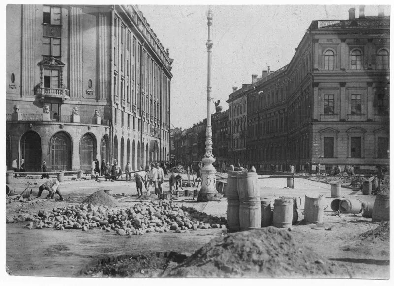Петербург улица герцена. Город ленинград 1983 год. Петербург улица герцена. Малая морская улица санкт-петербург 19 век. Улица герцена ленинград.
